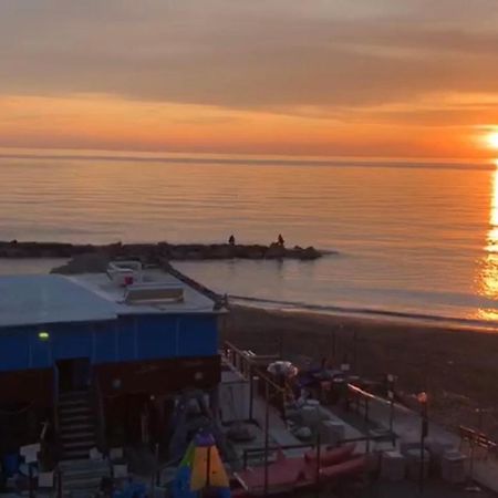 Roma Meraviglioso Attico Sul Mare Ladispoli Buitenkant foto