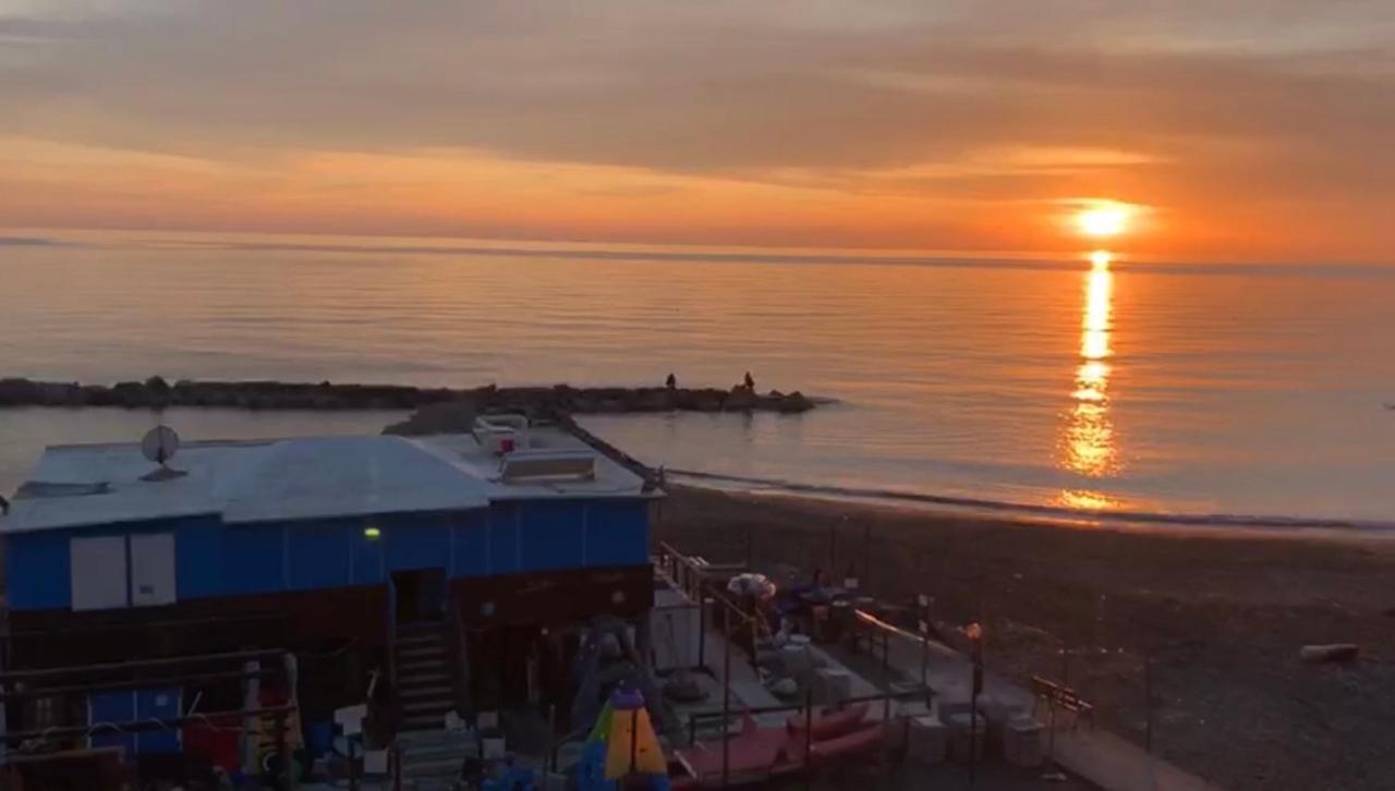 Roma Meraviglioso Attico Sul Mare Ladispoli Buitenkant foto
