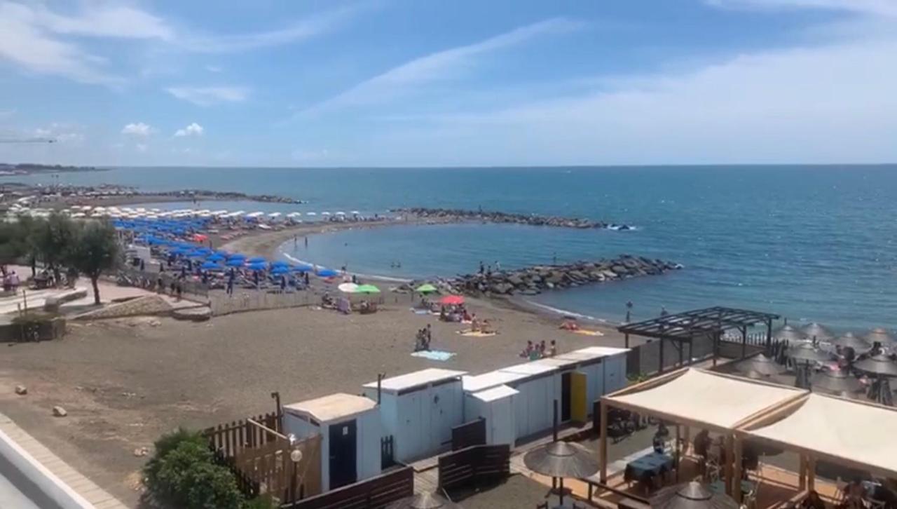 Roma Meraviglioso Attico Sul Mare Ladispoli Buitenkant foto